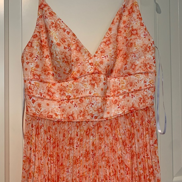 Ever New Marley Pleated Midi Dress Orange - Picture 4 of 5